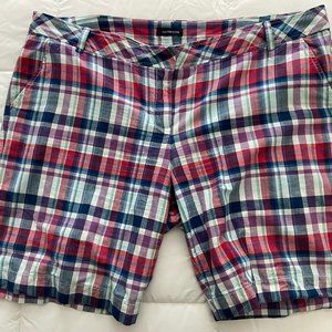 LANDS END - FIT 1 BERMUDA 10" SHORT -  size 18